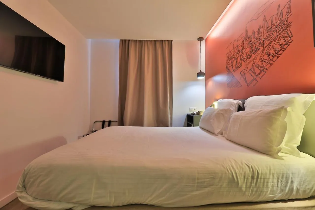 Hotel Restaurant Kyriad Frejus