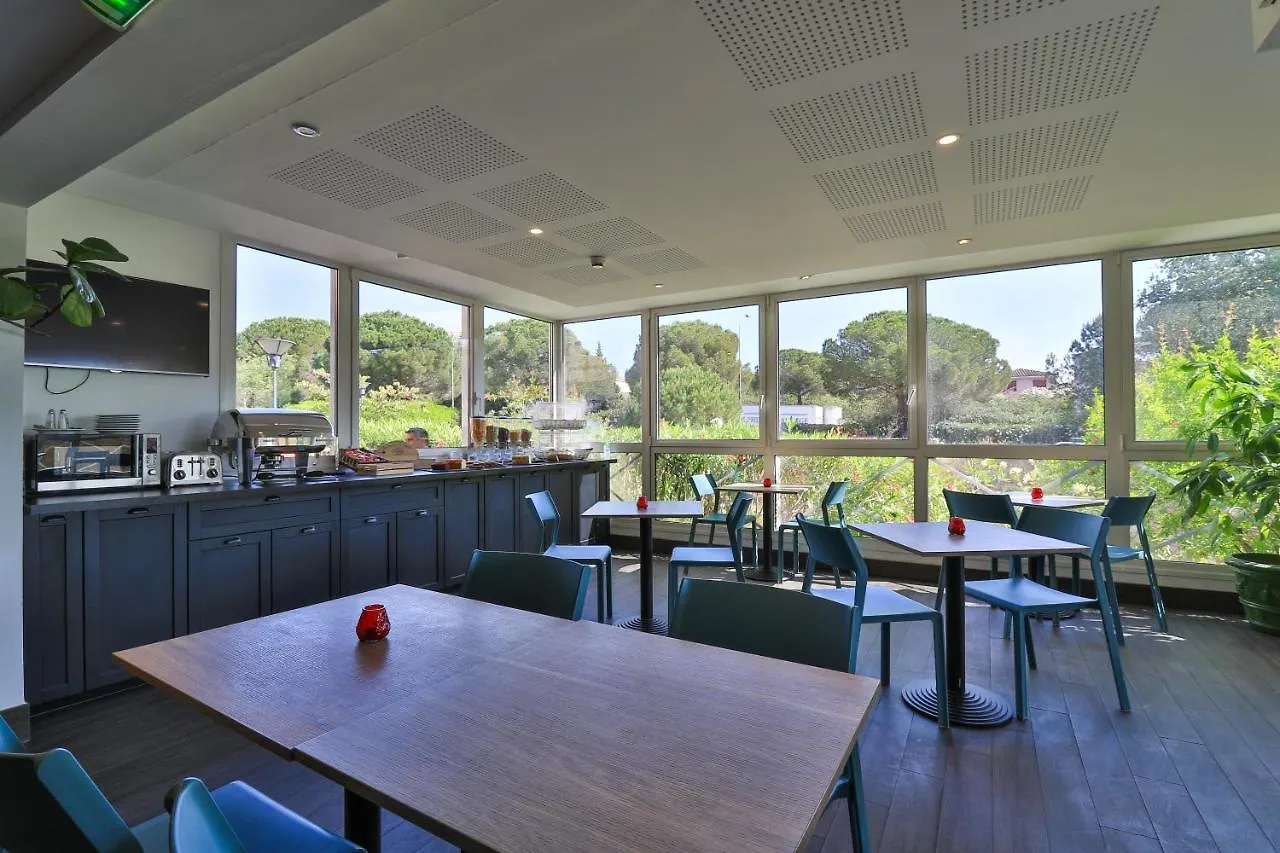 Hotel Restaurant Kyriad Frejus