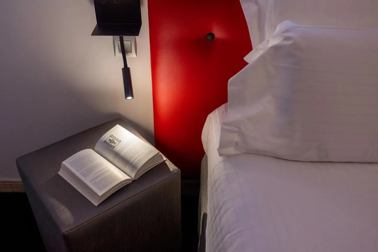 Hotel Restaurant Kyriad Frejus