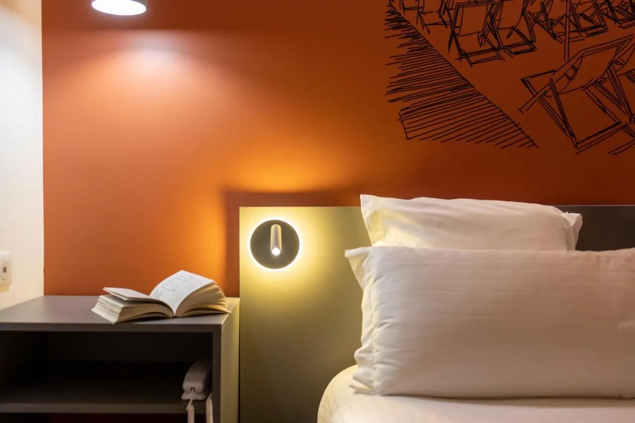 Hotel Restaurant Kyriad Frejus