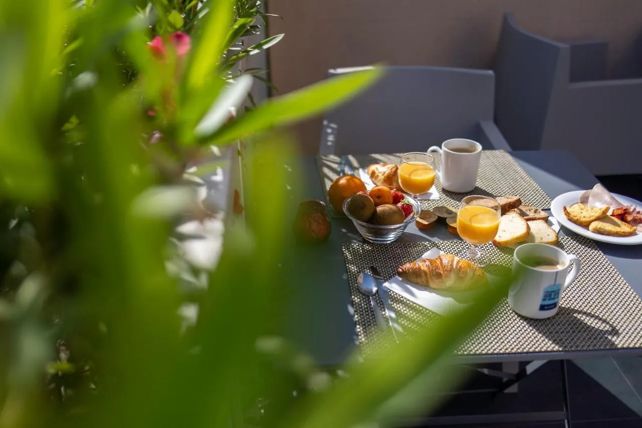 Hotel Restaurant Kyriad Frejus 3*,