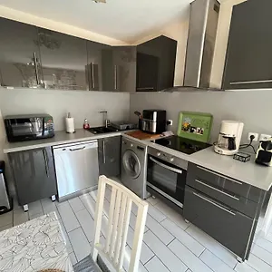 Appartement Rez De Du Pébrier, Fréjus