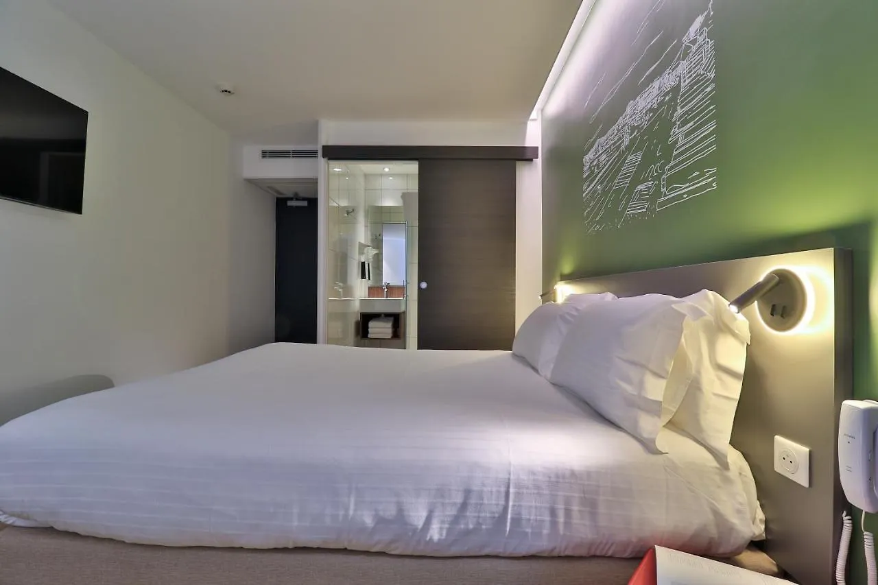 Hotel Restaurant Kyriad Frejus 3*,  France