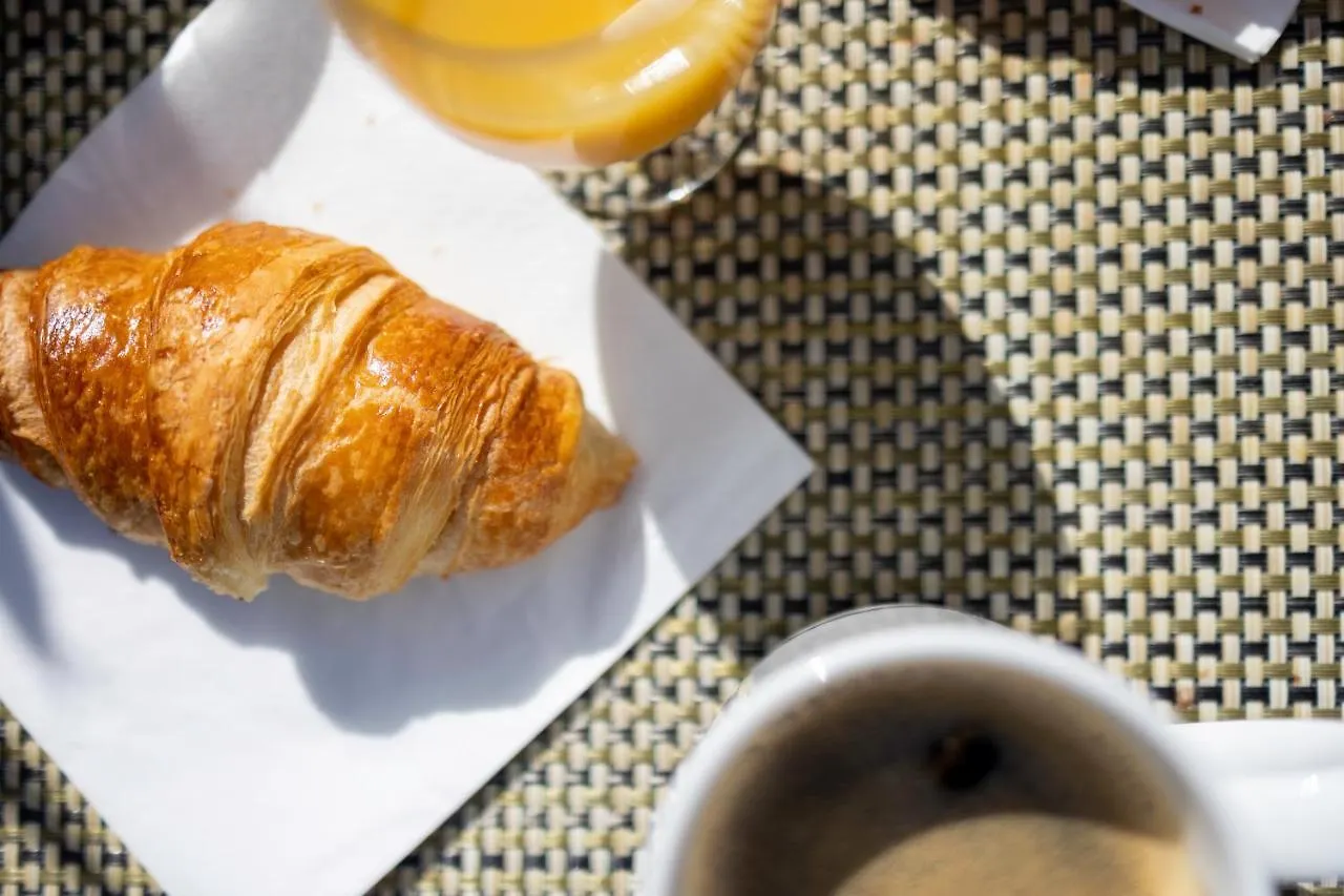 Hotel Restaurant Kyriad Frejus