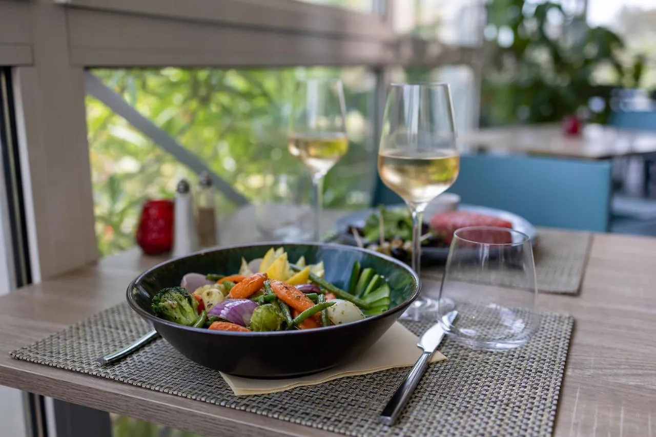 Hotel Restaurant Kyriad Fréjus