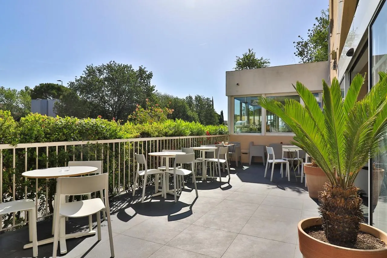 Hotel Restaurant Kyriad Fréjus Frankrike