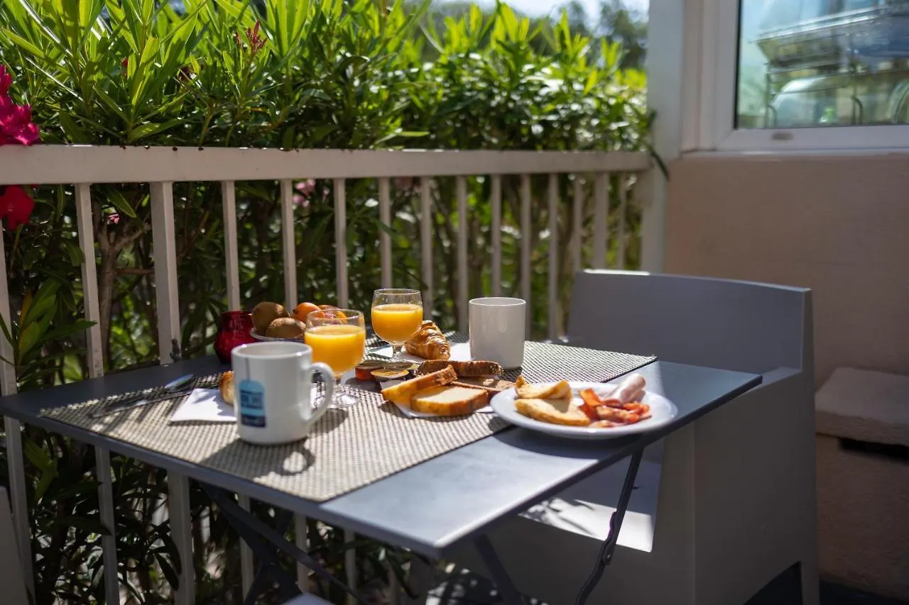 Hotel Restaurant Kyriad Fréjus
