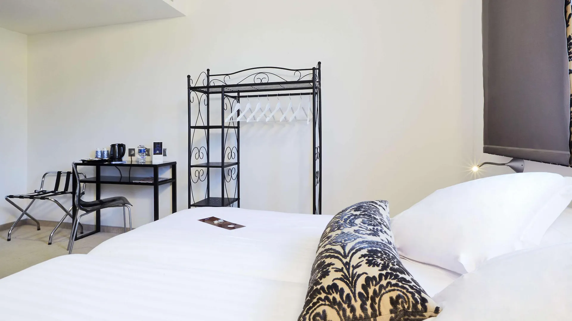 Hotel Restaurant Kyriad Frejus