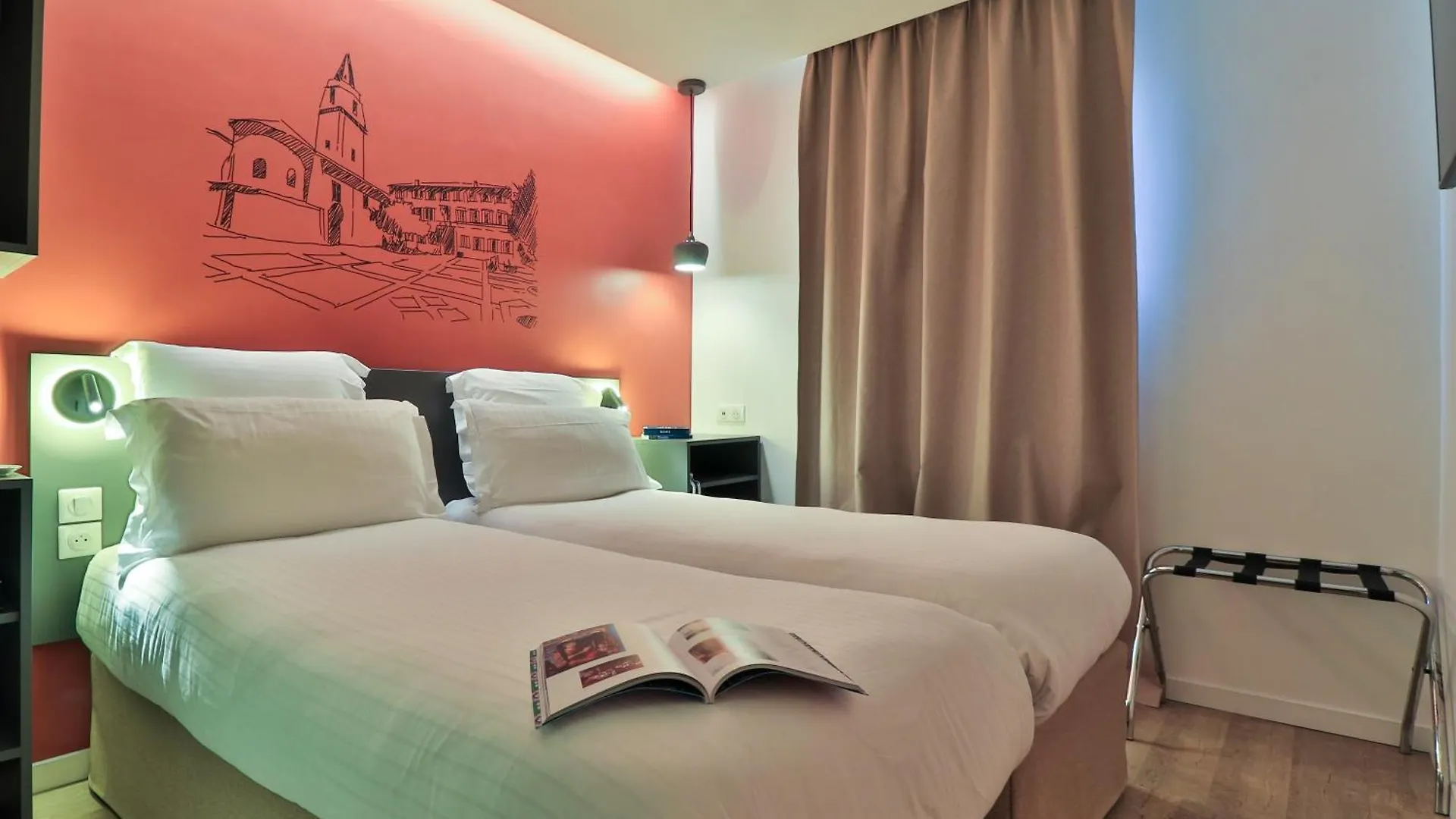 Hotel Restaurant Kyriad Frejus