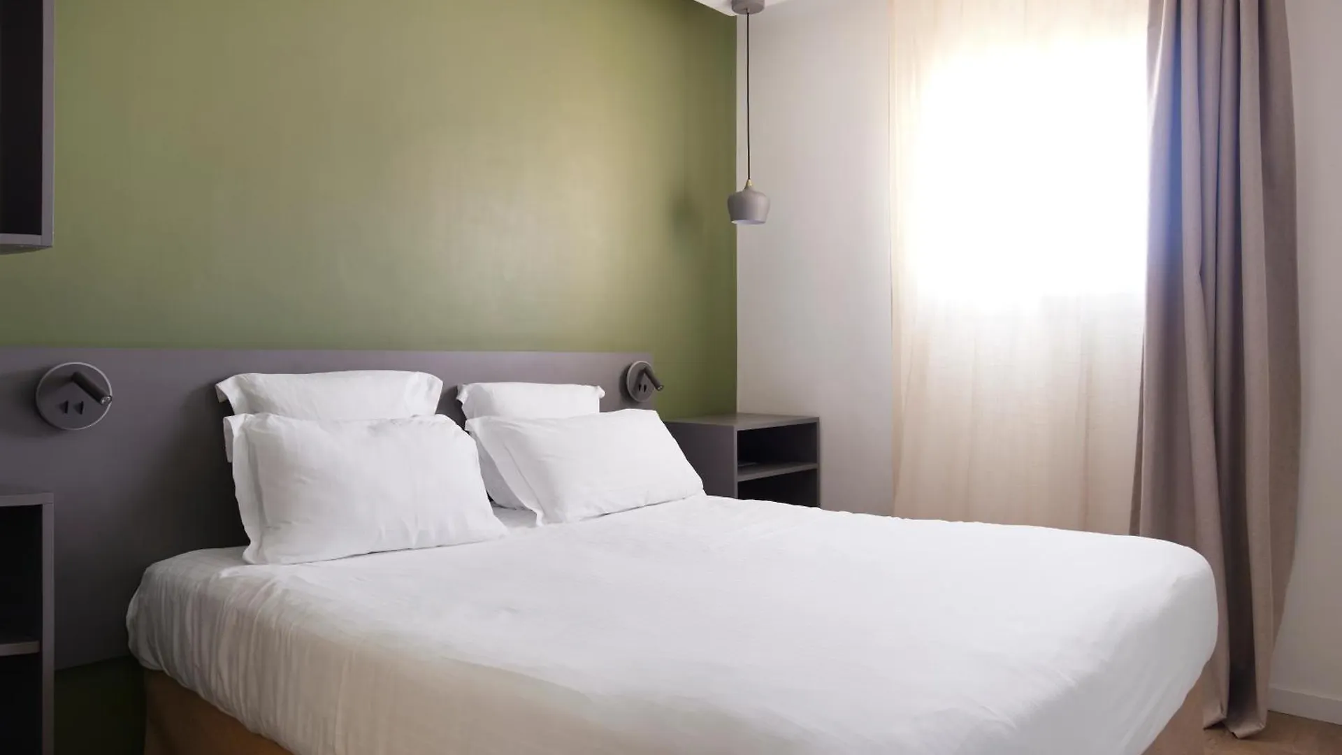 Hotel Restaurant Kyriad Frejus